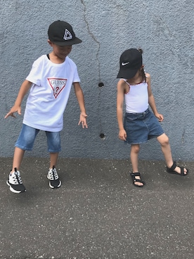 「Guess（ゲス）のアイテム（トップス）」を使った、loloさん（キッズ・120cm）の夏コーディネート