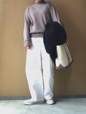 「UNIQLO（ユニクロ）のハイライズワイドストレートジーンズ（デニムパンツ）」を使った、ナンプラー大臣157cm/59kgさん（レディース・157cm）の冬コーディネート