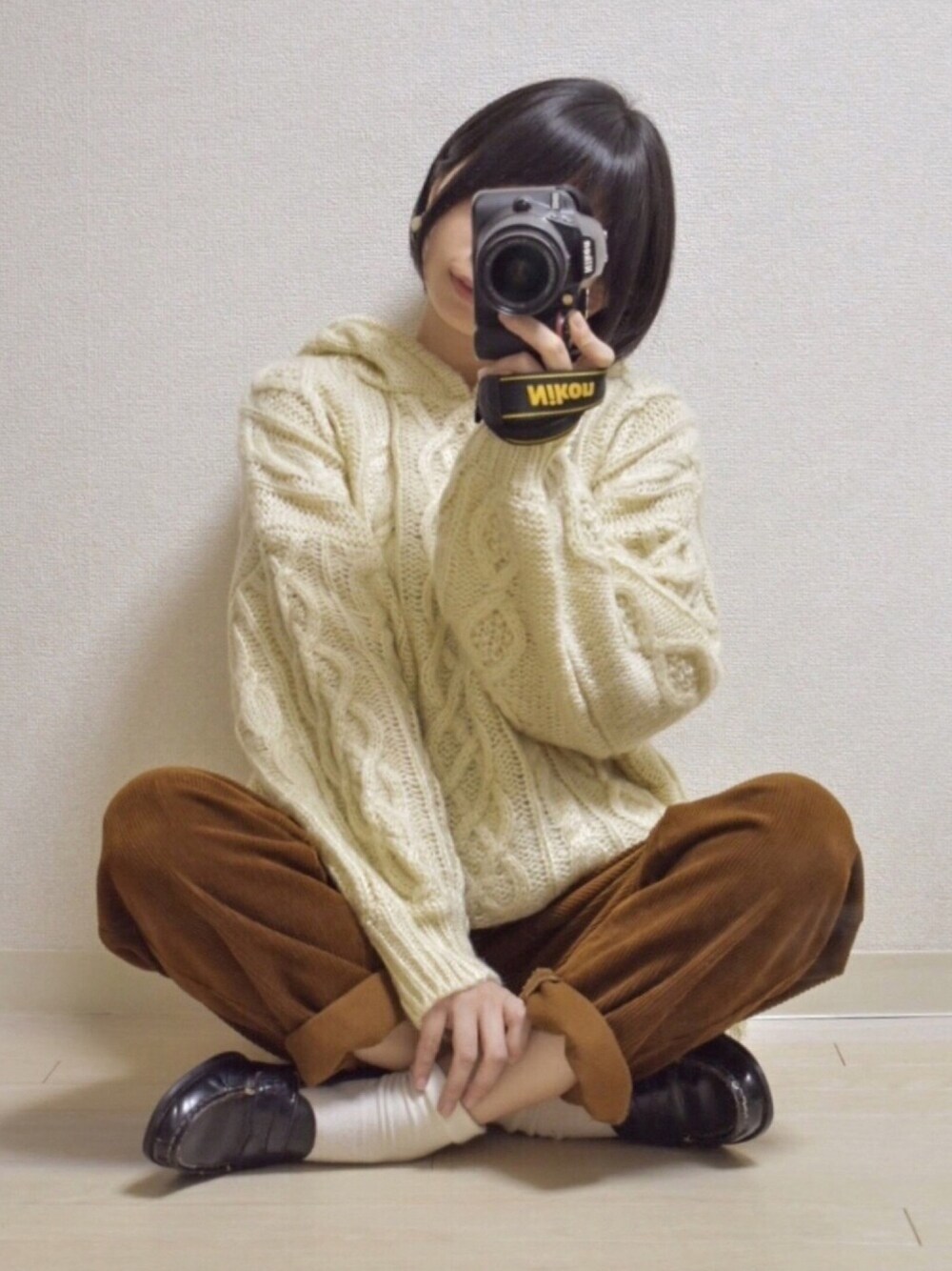 「ケーブルニット、パーカー、アドレセンス、adolescence、ゆるコーデ、コーデュロイパンツ、メンズライク、ボーイッシュ、ベージュコーデ、ブラウンコーデ」｜「ADOLESCENCE のアイテム（パーカー、ホワイト系）」を使った、てんさん（レディース・155cm）の冬コーディネートの1枚目の写真