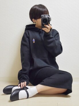 「ロゴパーカー」｜「アイテム（アクセサリー）」を使った、てんさん（レディース・155cm）の秋コーディネート