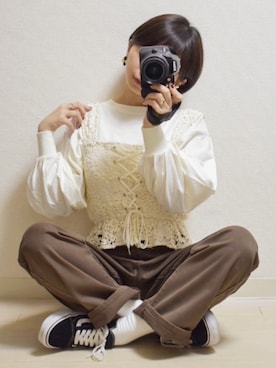 「ブラウンパンツ」｜「アイテム（その他トップス）」を使った、てんさん（レディース・155cm）の秋コーディネート
