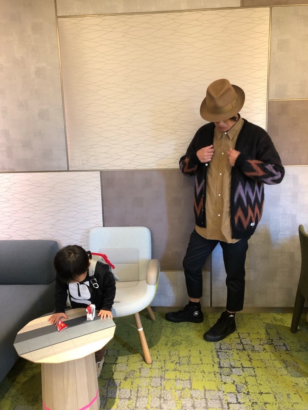 「秋のカフェオレコーデ、秋冬コーデ」｜「BorsalinoのBorsalino - フェドラハット - women - Wool Felt - 56（ハット、ブラウン系）」を使った、ケンポンさん（メンズ・180cm）の秋コーディネートの1枚目の写真