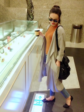 「JIMMY CHOO（ジミーチュウ）のアイテム（その他シューズ）」を使った、Joさん（レディース・160cm）の冬コーディネート