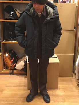 「スリット」｜「アイテム（ダウンジャケット/コート）」を使った、あんころもちさん（メンズ・176cm）の冬コーディネート