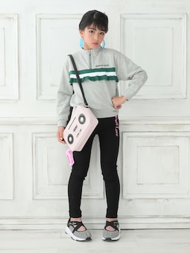 「アイテム（パンツ）」を使った、JENNIさん（キッズ・134cm）の秋コーディネート