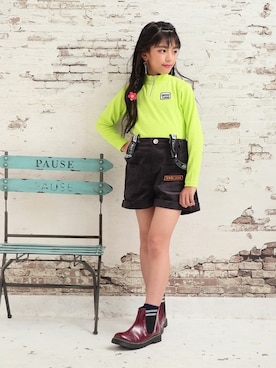 「アイテム（ブーツ）」を使った、JENNIさん（キッズ・134cm）の秋コーディネート