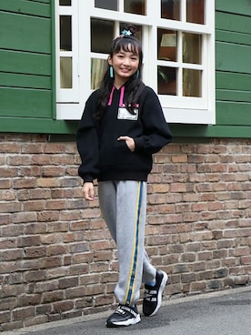「アイテム（シューズ）」を使った、JENNIさん（キッズ・151cm）の冬コーディネート