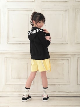 「アイテム（パーカー）」を使った、JENNIさん（キッズ・124cm）の冬コーディネート