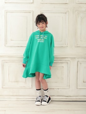 「アイテム（ワンピース/ドレス）」を使った、JENNIさん（キッズ・124cm）の春コーディネート