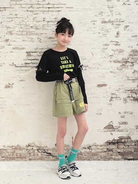 「アイテム（Tシャツ/カットソー）」を使った、JENNIさん（キッズ・151cm）の春コーディネート