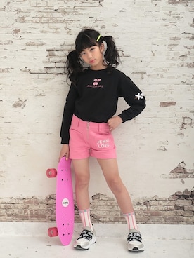 「アイテム（スウェット）」を使った、JENNIさん（キッズ・134cm）の春コーディネート