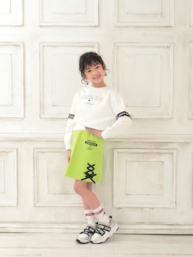 「アイテム（スカート）」を使った、JENNIさん（キッズ・124cm）の春コーディネート