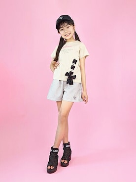 「アイテム（パンツ）」を使った、JENNIさん（キッズ・140cm）の秋コーディネート