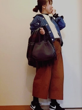 「キャメル」｜「アイテム（デニムジャケット）」を使った、a_hugさん（レディース・150cm）の秋コーディネート