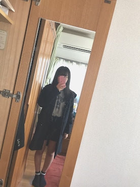 「E hyphen world gallery（イーハイフンワールドギャラリー）のアイテム（ダッフルコート、ブルー系）」を使った、麻結さん（レディース）の冬コーディネート