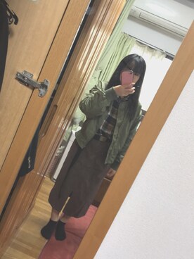 「WEGO（ウィゴー）のアイテム（MA-1、グリーン系）」を使った、麻結さん（レディース）の春コーディネート