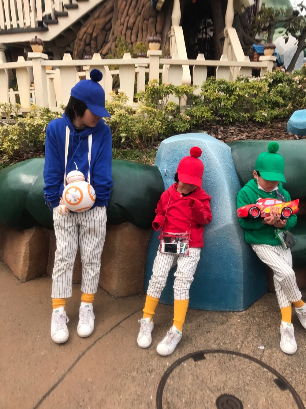 「ディズニーランド、ディズニーコーデ、ヒューイ・デューイ・ルーイ、おそろいコーデ」｜「Disneyのアイテム（その他、その他）」を使った、yun☺︎さん（キッズ・145cm）の春コーディネートの1枚目の写真