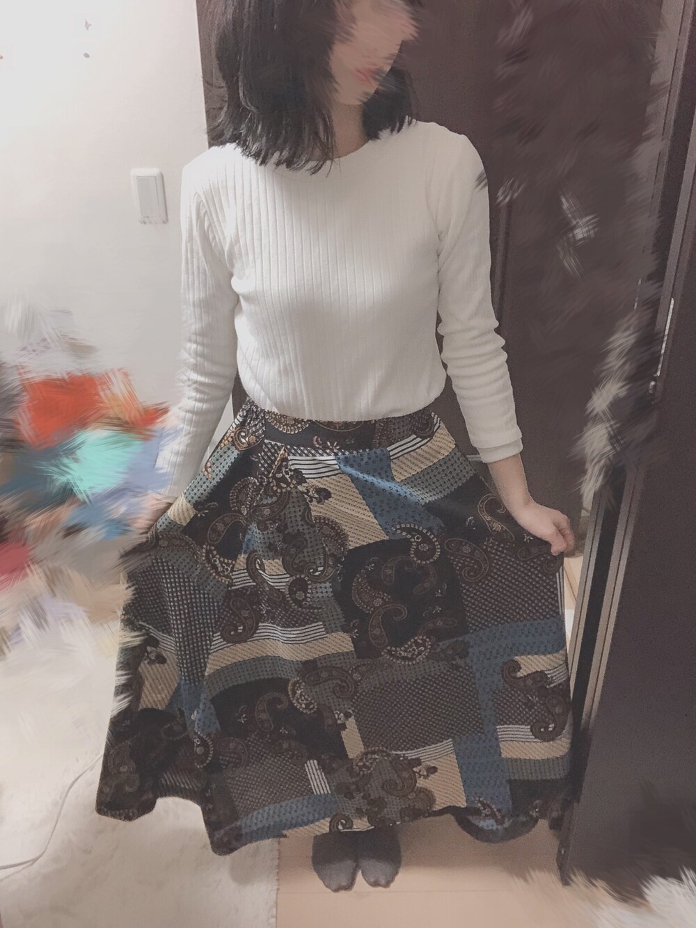 「スカーフ柄、ロングスカート」｜「NICE CLAUPのアイテム（スカート、その他）」を使った、まぁさん（レディース・159cm）の春コーディネートの1枚目の写真