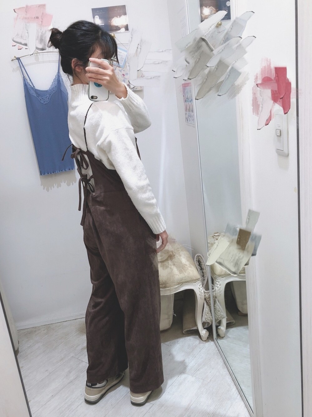 「シンプル、くまさんコーデ、サロペット、ブラウンコーデ」｜「GUのアイテム（ニット/セーター、ホワイト系）」を使った、まぁさん（レディース・159cm）の冬コーディネートの1枚目の写真