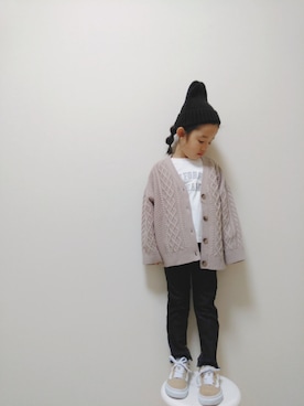 「ケーブルカーディガン」｜「アイテム（ニットキャップ/ビーニー）」を使った、nippyさん（キッズ・110cm）の秋コーディネート