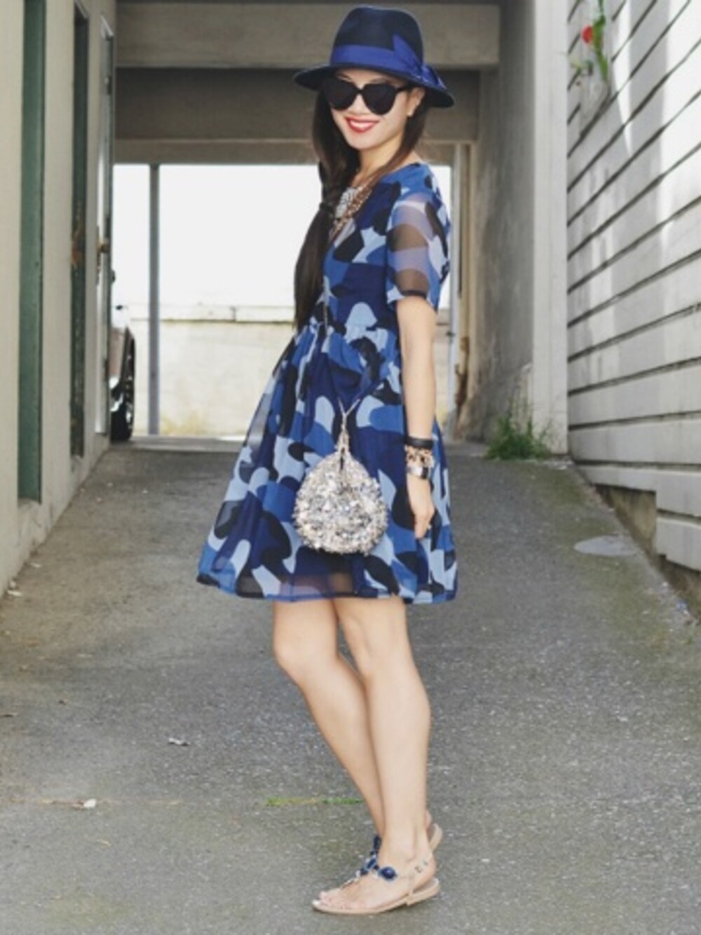 「BAG、boohoo、dress、fibi & clo、Free people、sandals」｜Nancyさん（レディース）の夏コーディネートの1枚目の写真