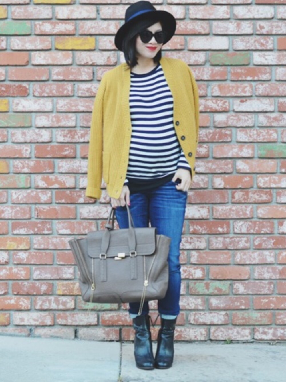「3.1 phillip lim、BAG、boots、cardigan、FOREVER 21、H&M、hat、sweater」｜Nancyさん（レディース）の冬コーディネートの1枚目の写真