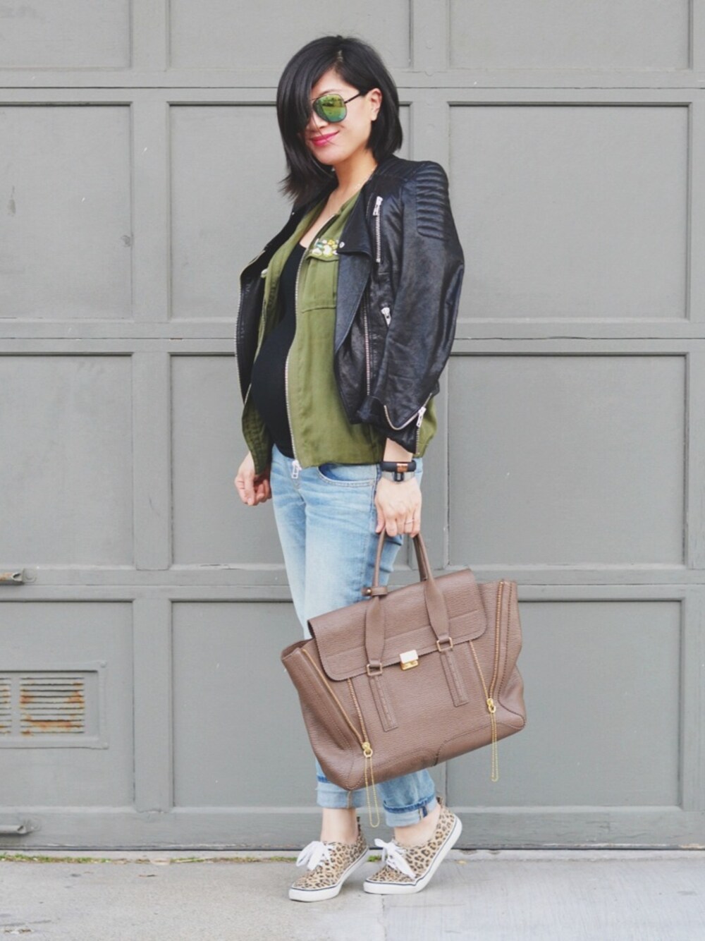 「3.1 phillip lim、BAG、H&M、jacket 、leopard、sneakers」｜Nancyさん（レディース）の冬コーディネートの1枚目の写真