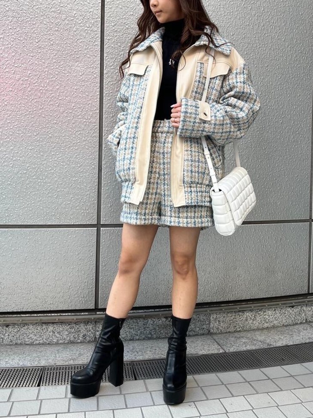 「ジャケット、セットアップ、ツイード、冬コーデ、スパイラルガール、SPIRALGIRL、低身長こーで、ショートブーツ👢、秋こーで、ブーツ　」｜「SPIRALGIRLのハイウエストツィードショートパンツ（その他パンツ、ホワイト系）」を使った、saaaraaa9さん（レディース・152cm）の秋コーディネートの1枚目の写真