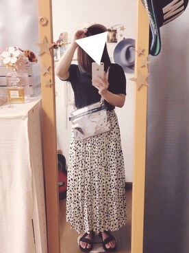 「アイテム（ボディバッグ/ウエストポーチ、シルバー系）」を使った、あおさん（レディース・150cm）の春コーディネート