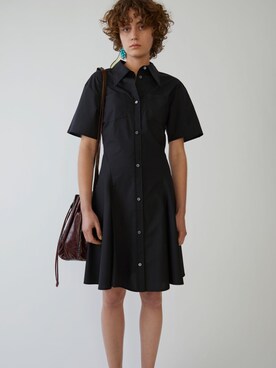 「Acne Studios（アクネストゥディオズ）のアイテム（スカート）」を使った、Sungyeol  Kimさん（レディース・177cm）の春コーディネート