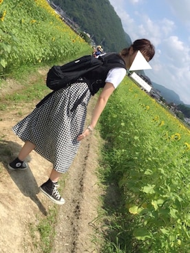 「ひまわり畑」｜「アイテム（アクセサリー）」を使った、yumiさん（レディース・160cm）の春コーディネート