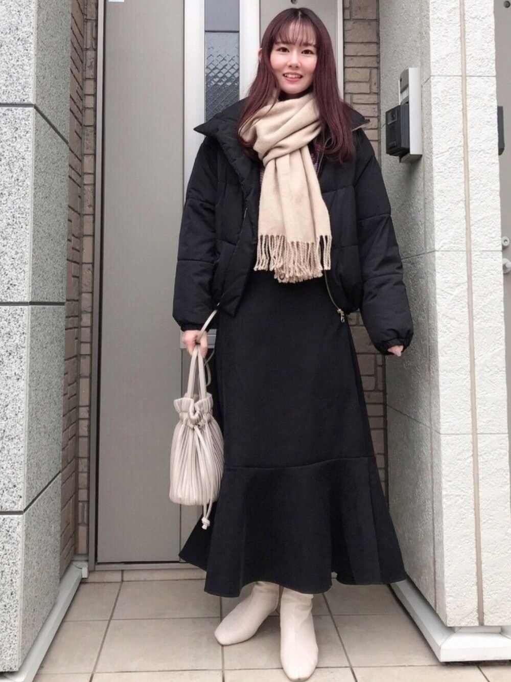 「大人カジュアル、休日スタイル、冬、あったかコーデ、ブラック、ブーツ、プチプラ、ロングスカート、冬コーデ、マイベストコーデ2020」｜「GUのアイテム（ジャケット/アウター、ブラック系）」を使った、naochiさん（レディース・162cm）の冬コーディネートの1枚目の写真
