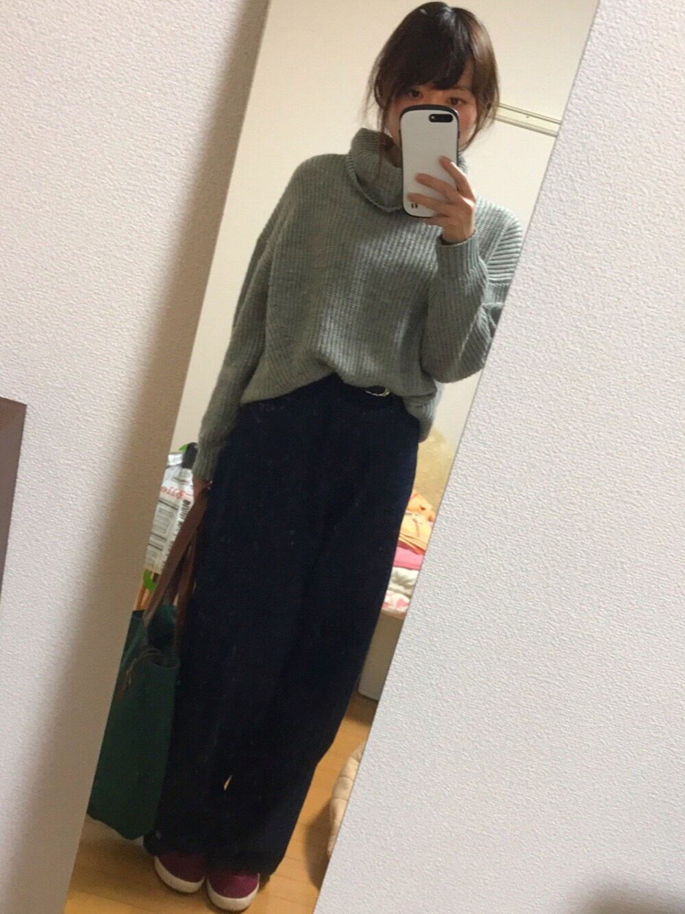 「カジュアル、冬コーデ、勉強スタイル、プチプラ、ワイドパンツ、ゆるニット」｜「niko and...のバギーデニムパンツ【niko and ...】（デニムパンツ、ブルー系）」を使った、Misato♡さん（レディース・160cm）の冬コーディネートの1枚目の写真