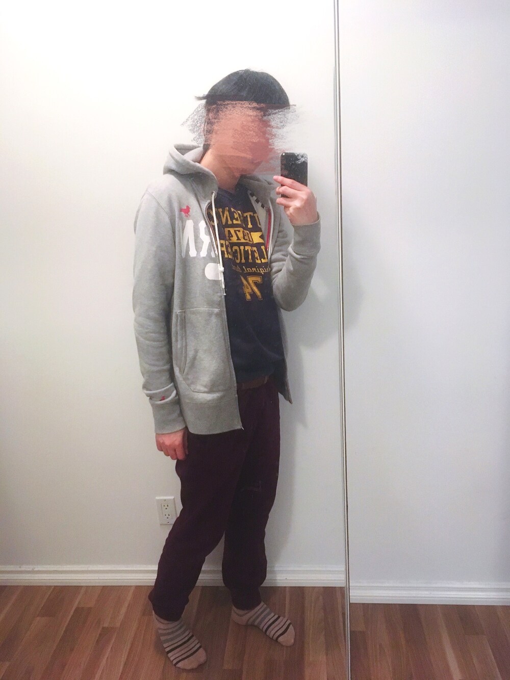 「Modern Amusementのアイテム（ノーカラージャケット、グレー系）」を使った、実乃さん（メンズ・180cm）の秋コーディネートの1枚目の写真