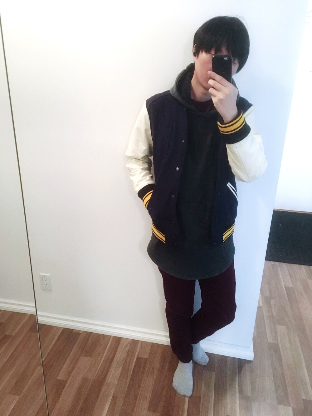 「brooklyn’s own by rocawearのアイテム（パーカー、ブラック系）」を使った、実乃さん（メンズ・180cm）の秋コーディネートの1枚目の写真