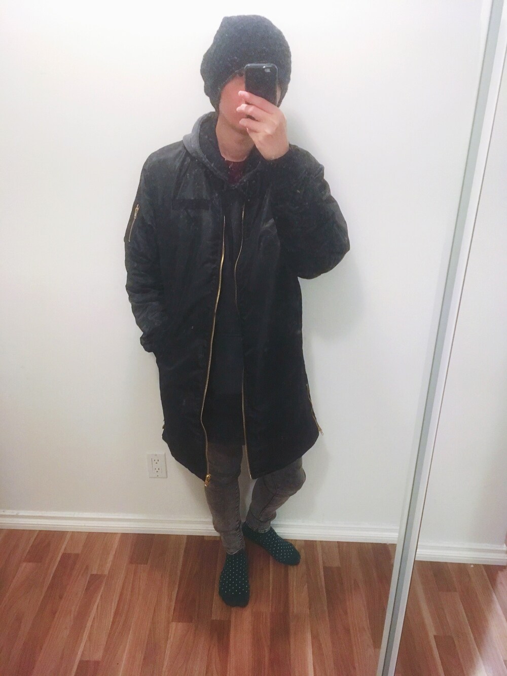 「Bleecker & Mercerのアイテム（ピーコート、ブラック系）」を使った、実乃さん（メンズ・180cm）の秋コーディネートの1枚目の写真