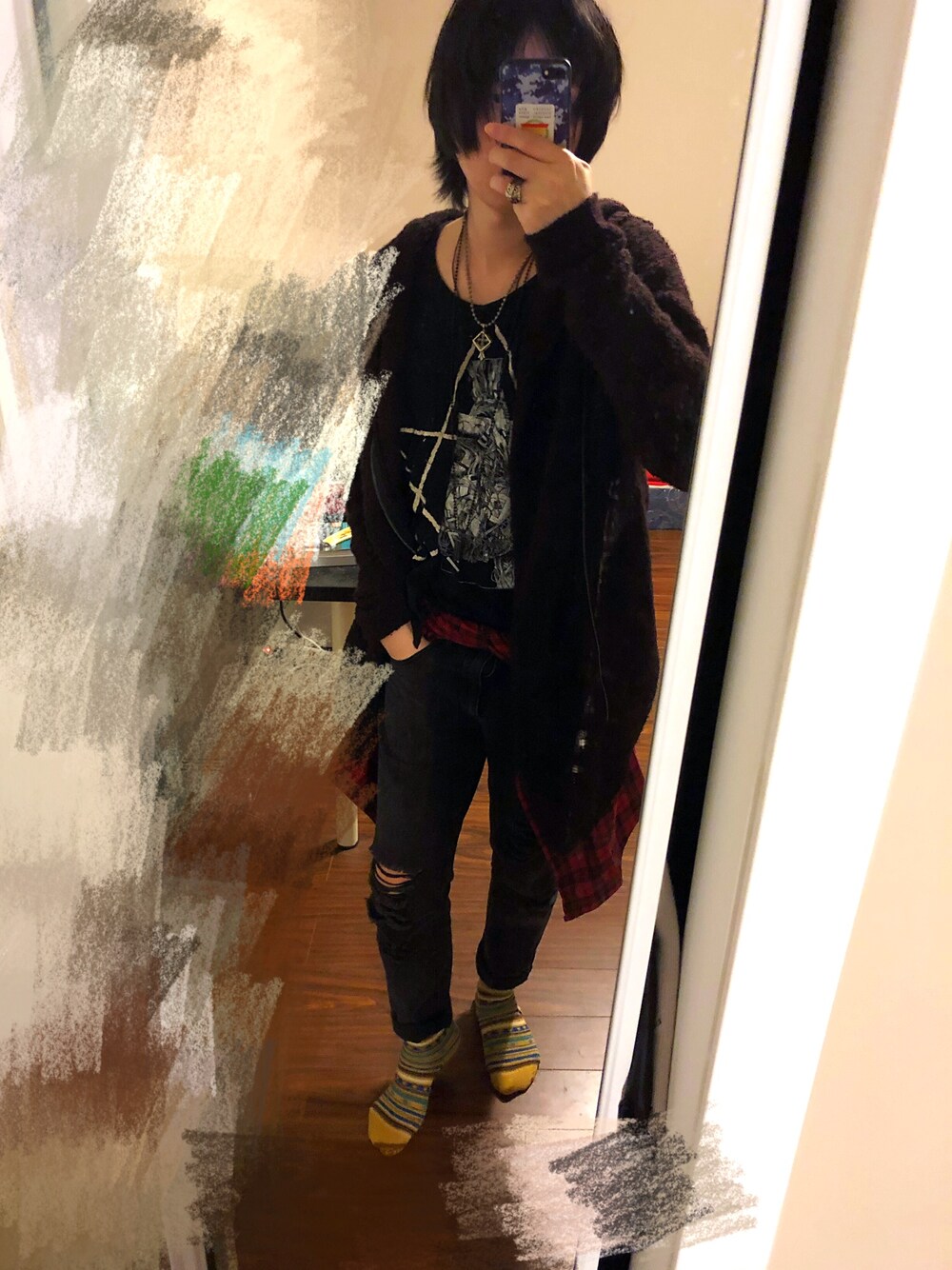 「Bershkaのアイテム（モッズコート、パープル系）」を使った、実乃さん（メンズ・180cm）の春コーディネートの1枚目の写真