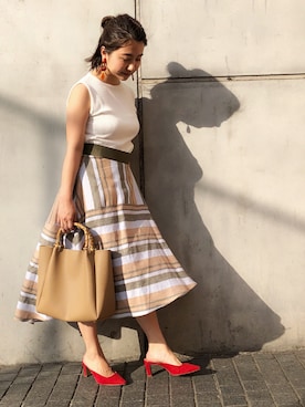 「リブニットパンツ」｜「アイテム（サンダル）」を使った、nano・universe lady's pressさん（レディース・157cm）の春コーディネート