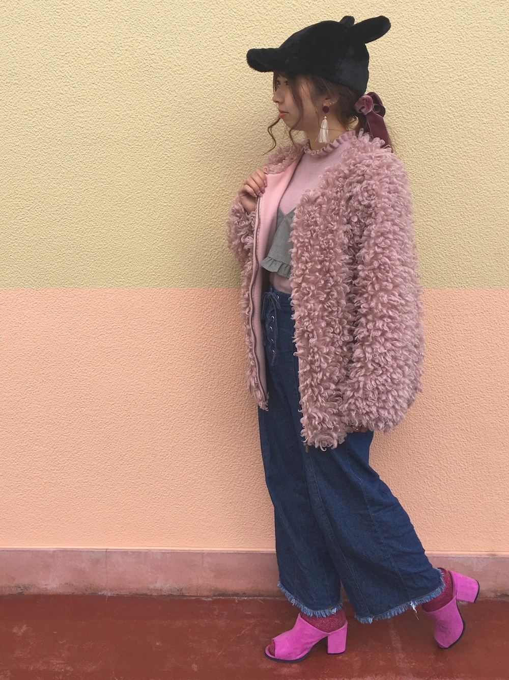 「冬コーデ、ootd、デニムパンツ、おしゃれさんと繋がりたい、もこもこ、プチプラ、GU、ピンク、ohotoro、ディズニー」｜「OHOTOROのアイテム（ジャケット/アウター、ピンク系）」を使った、みぱさん（レディース・159cm）の冬コーディネートの1枚目の写真