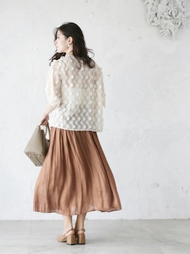 「アイテム（トップス、ベージュ系）」を使った、CAWAIIスタッフさん（レディース・155cm）の夏コーディネート