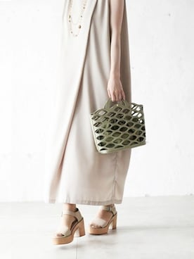 「アイテム（ハンドバッグ、グリーン系）」を使った、CAWAIIスタッフさん（レディース・155cm）の夏コーディネート