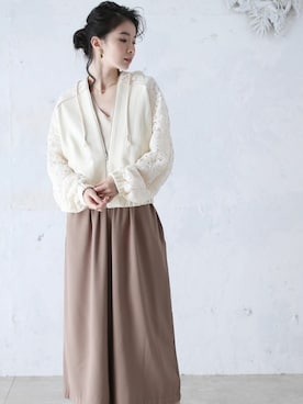 「アイテム（パーカー、ホワイト系）」を使った、CAWAIIスタッフさん（レディース・155cm）の春コーディネート