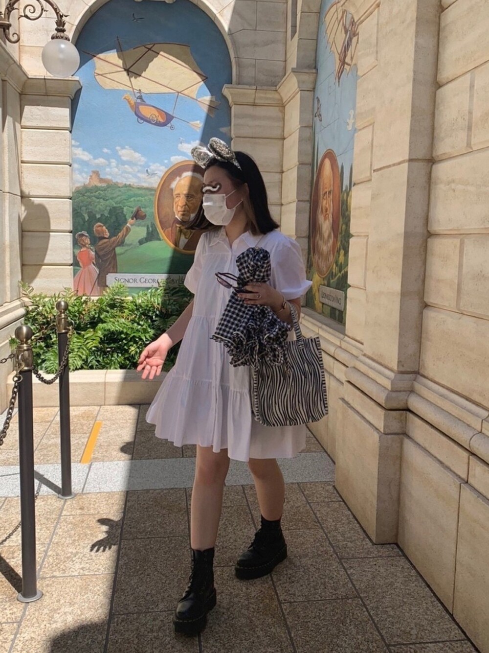 「ディズニー、ディズニーコーデ、ZARA」｜「ZARAのアイテム（シャツワンピース、ホワイト系）」を使った、ぴさん（レディース・163cm）の夏コーディネートの1枚目の写真