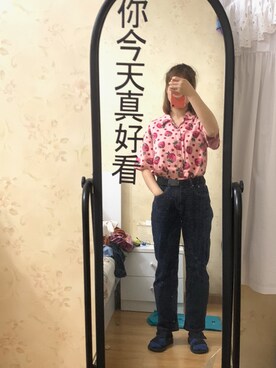 「Levi's（リーバイス）のアイテム（デニムパンツ、ブルー系）」を使った、花家飘飘丸ooooさん（レディース）の夏コーディネート