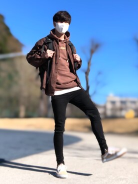「アイテム（パーカー、ブラウン系）」を使った、yusuke(相互)さん（メンズ・178cm）の冬コーディネート