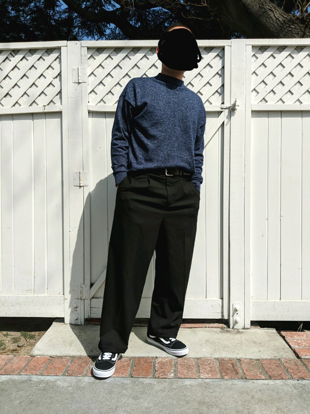 「belt、UNIQLO、tgif、black、VANS、spring、colorblock、Wide Pants、blue、fashion」｜「UNIQLOのアイテム（スウェット、ブルー系）」を使った、Origamiさん（メンズ・173cm）の春コーディネートの1枚目の写真