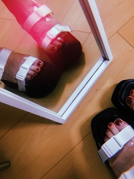 「FIG&VIPER（フィグアンドバイパー）のアイテム（サンダル）」を使った、momoさん（レディース・156cm）の春コーディネート