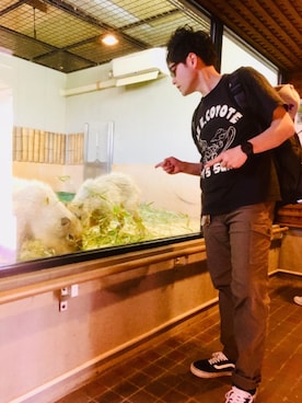 「WARNER BROS.（ワーナーブラザース）のアイテム」を使った、カズさん（メンズ・177cm）の春コーディネート