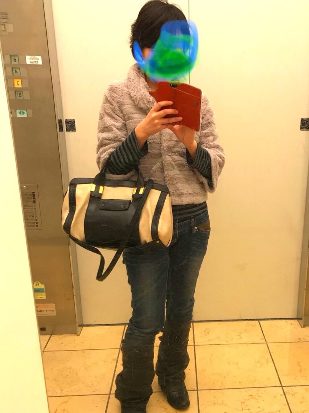 「オトナカジュアル、きれいめカジュアル、zucca、ママコーデ、カジュアルコーデ、ファー小物、ブーツ、Chloe、russet(russet)」｜「Chloeのアイテム（ハンドバッグ、ブラック系）」を使った、nachuさん（レディース・158cm）の冬コーディネートの1枚目の写真