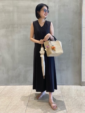 「アイテム（チャーム、オレンジ系）」を使った、尾上こころさん（レディース・165cm）の夏コーディネート